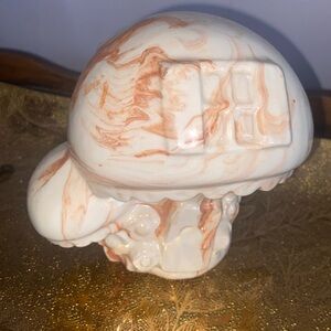 CERAMIC MUSHROOM HOUSE IN EXCELLENT CONDITION